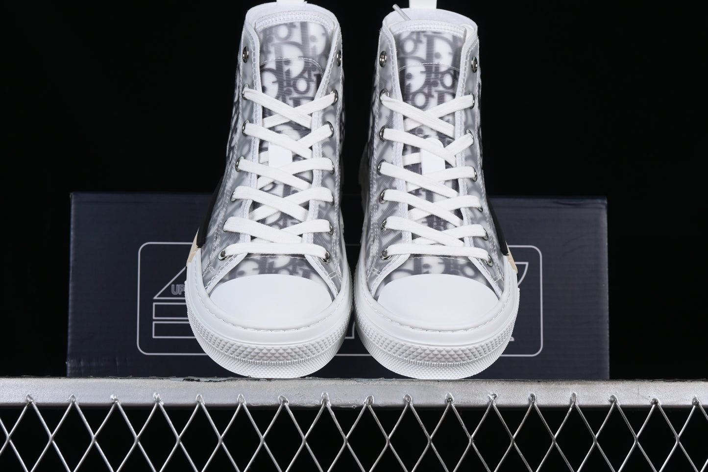 Dior B23