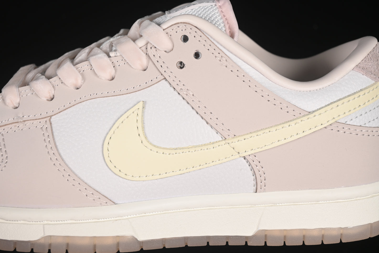 Nike SB Dunk Low