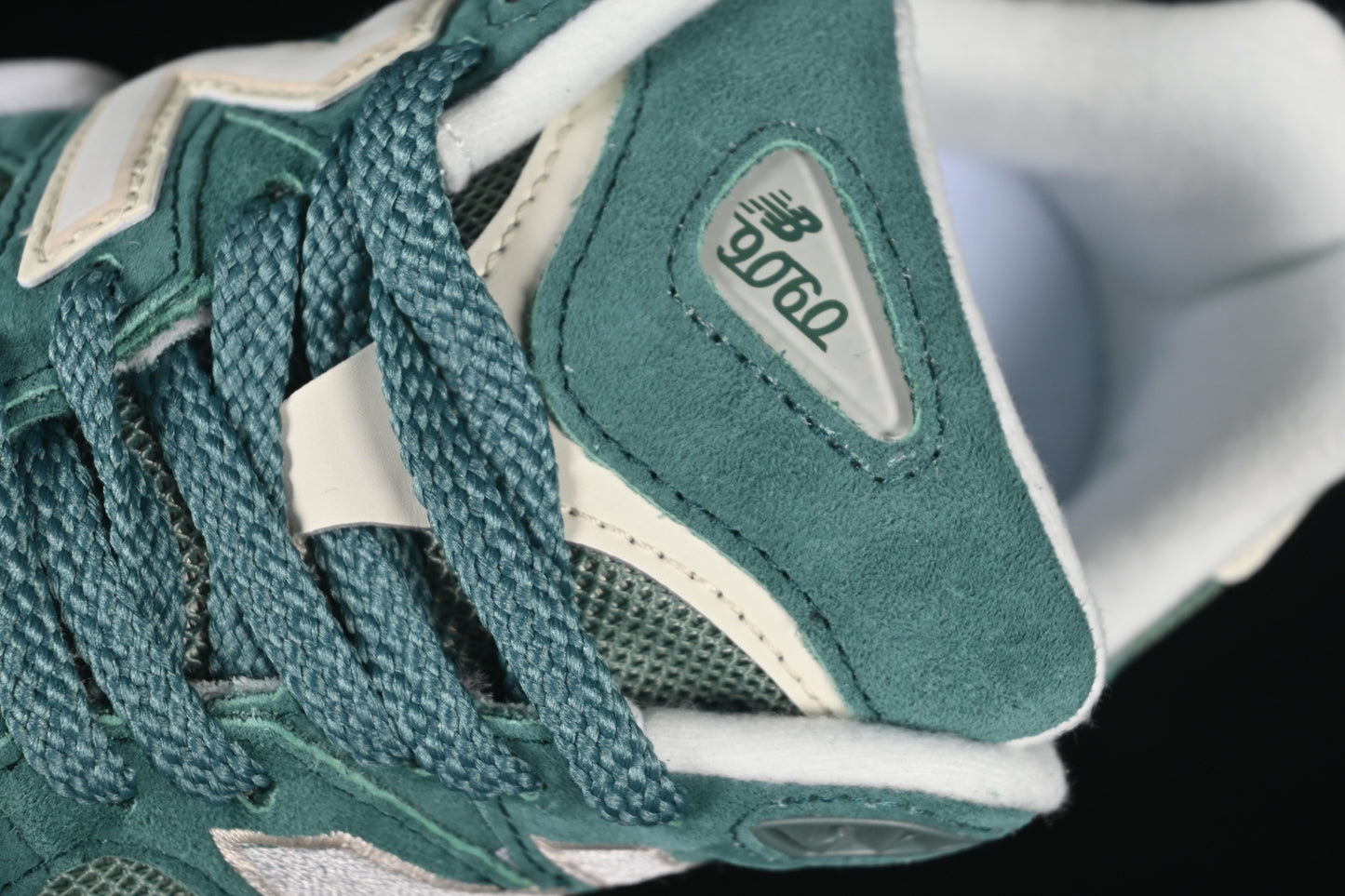 New Balance NB9060