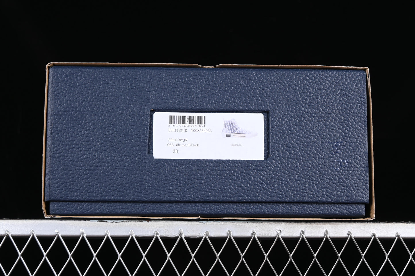 Dior B23