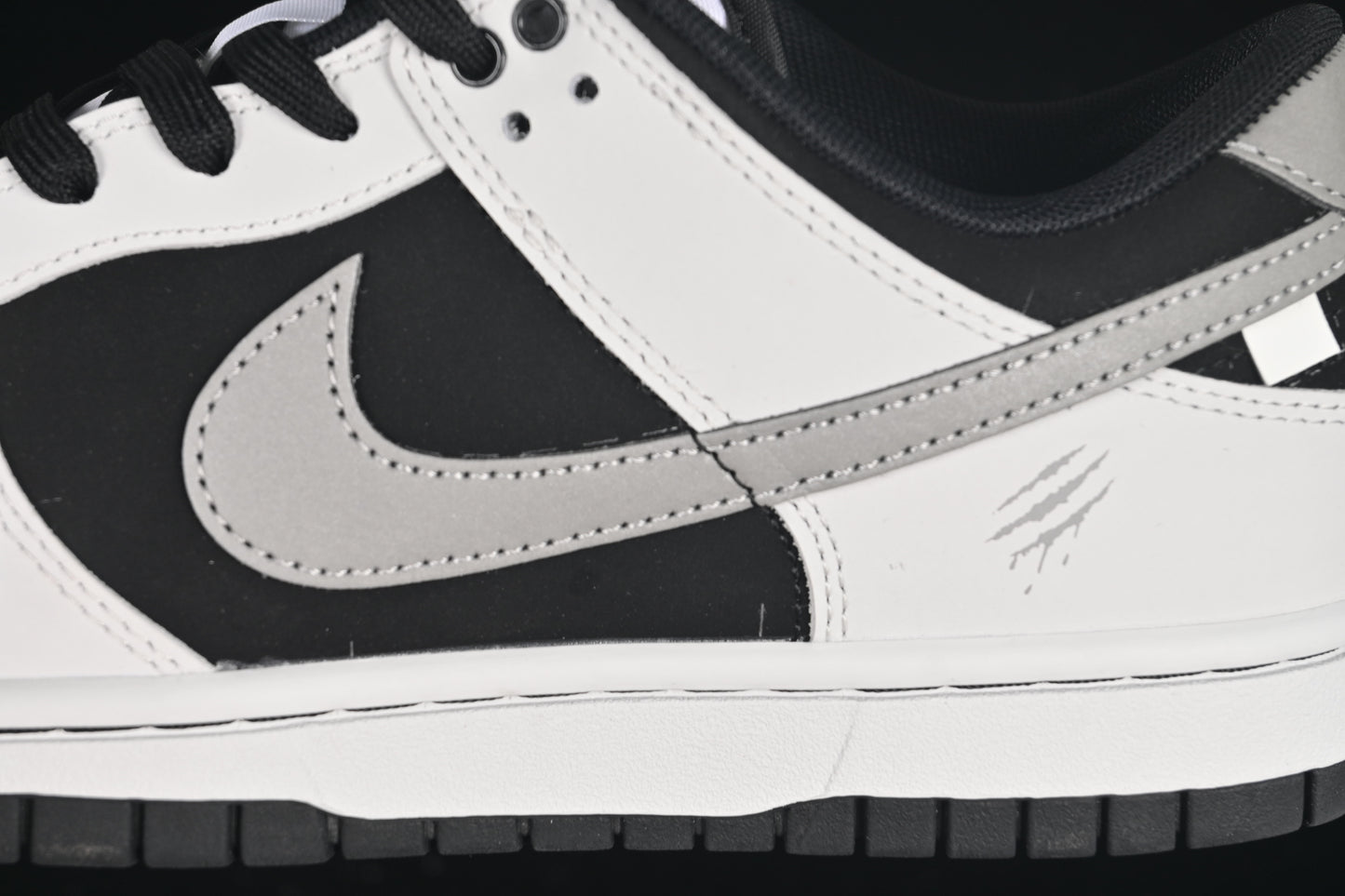 Nike SB Dunk Low