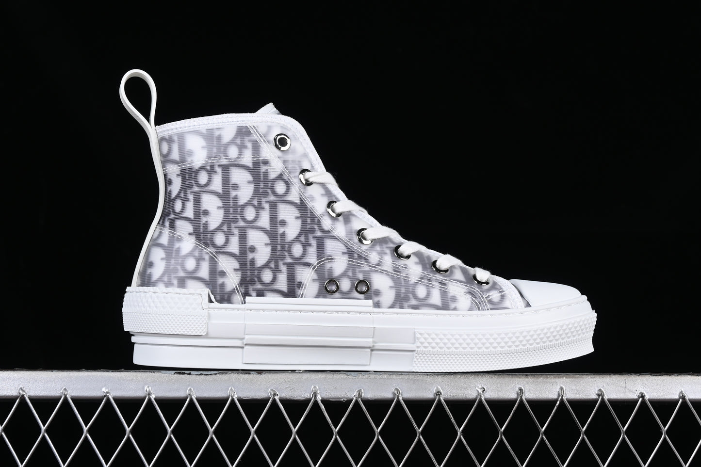 Dior B23