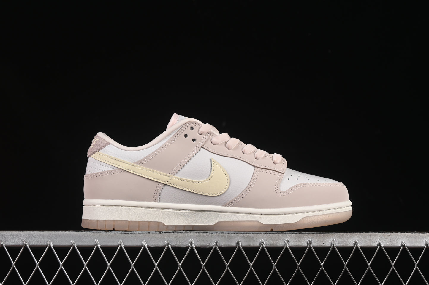Nike SB Dunk Low