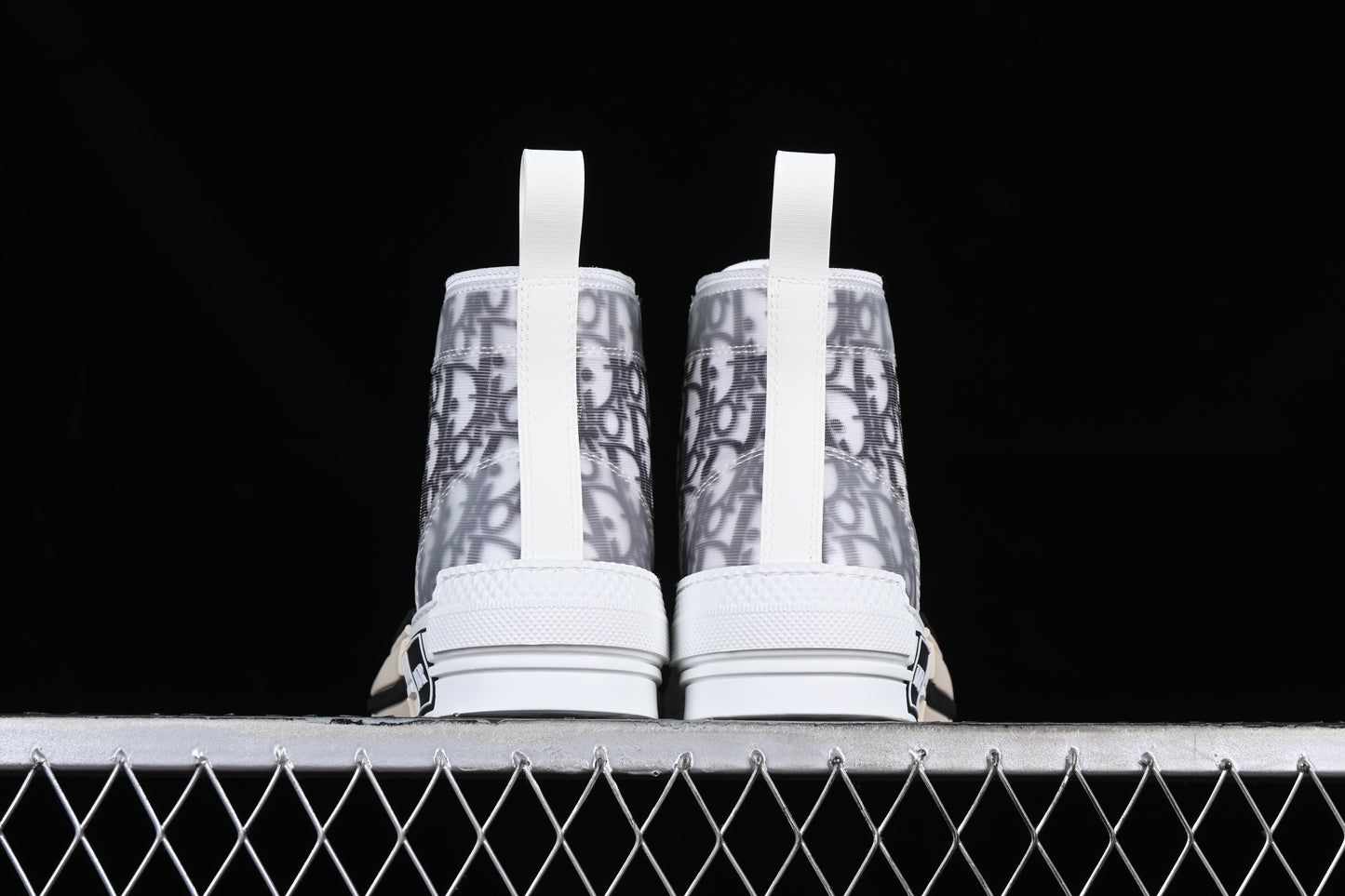 Dior B23