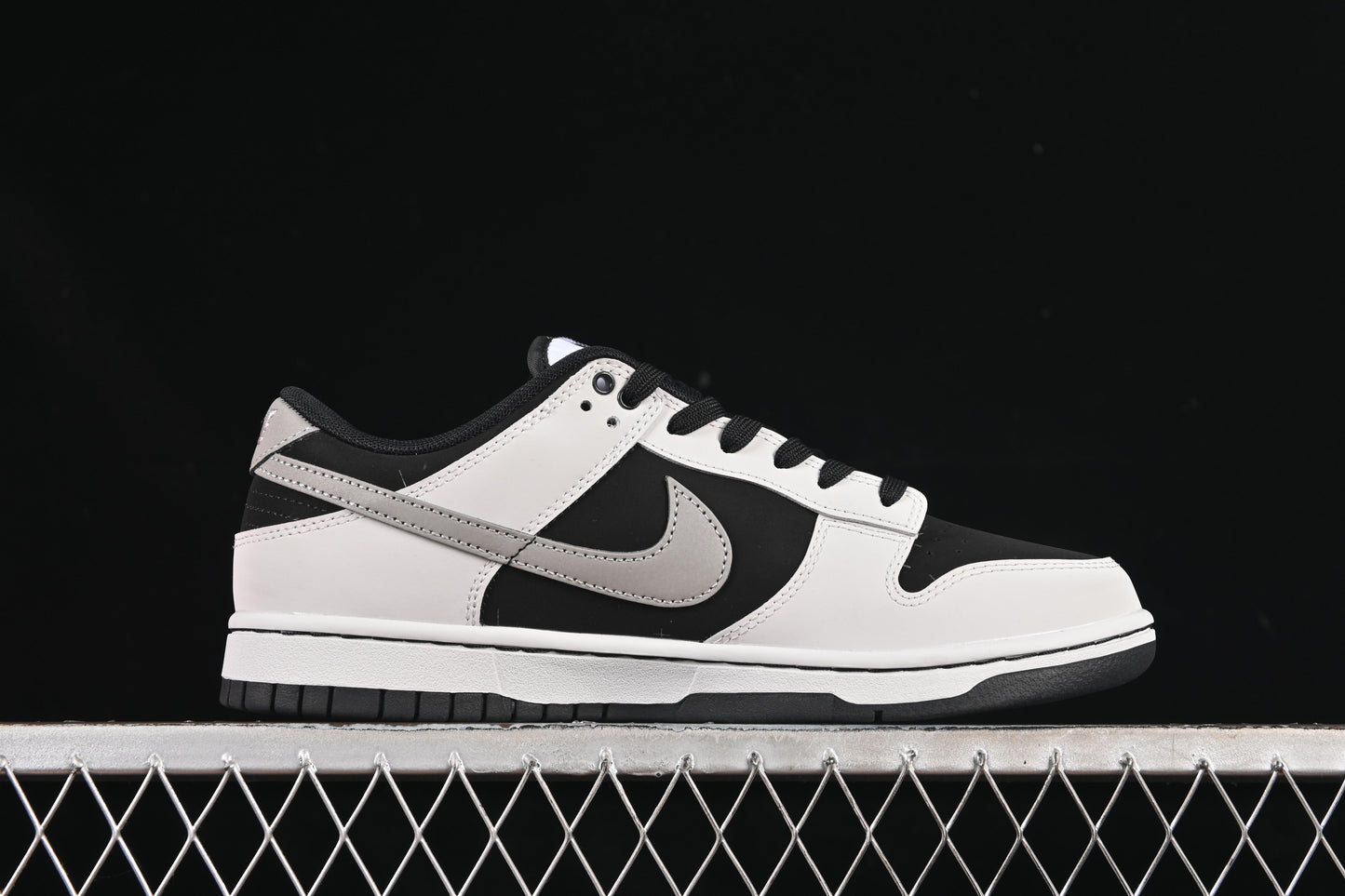 Nike SB Dunk Low
