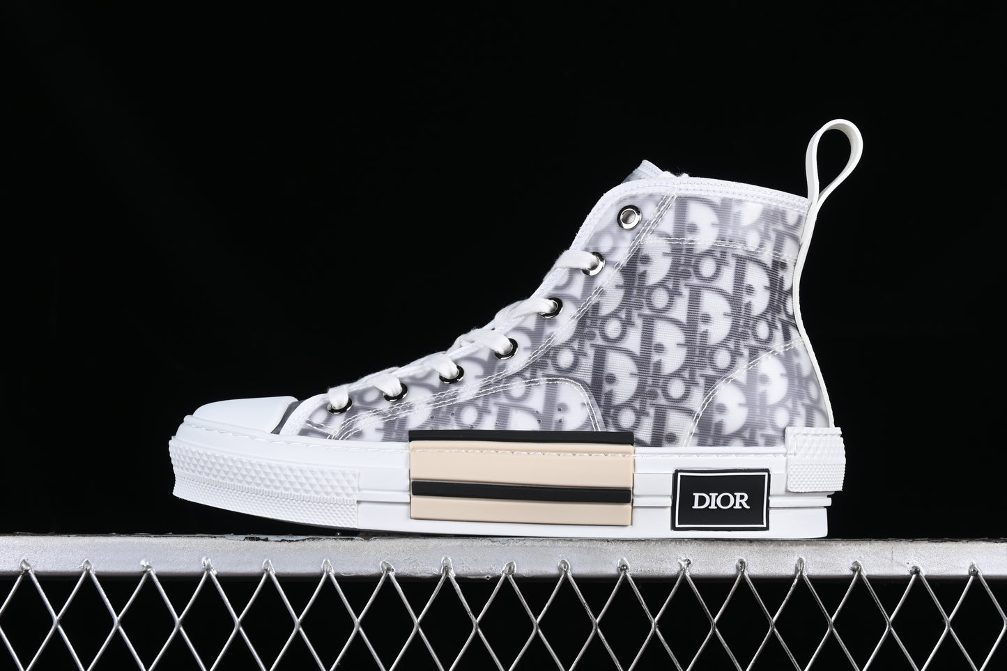 Dior B23